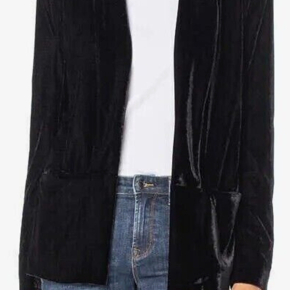 Elegant Black Velvet Blazer